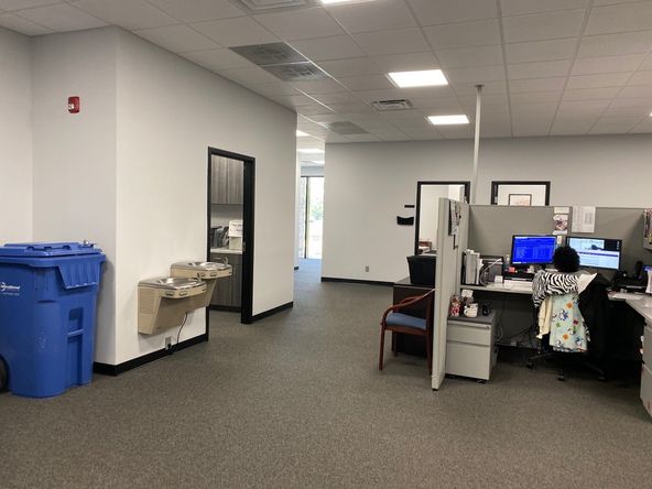 Office For Lease: 9393 Mill Springs Dr, Jacksonville, FL 32257